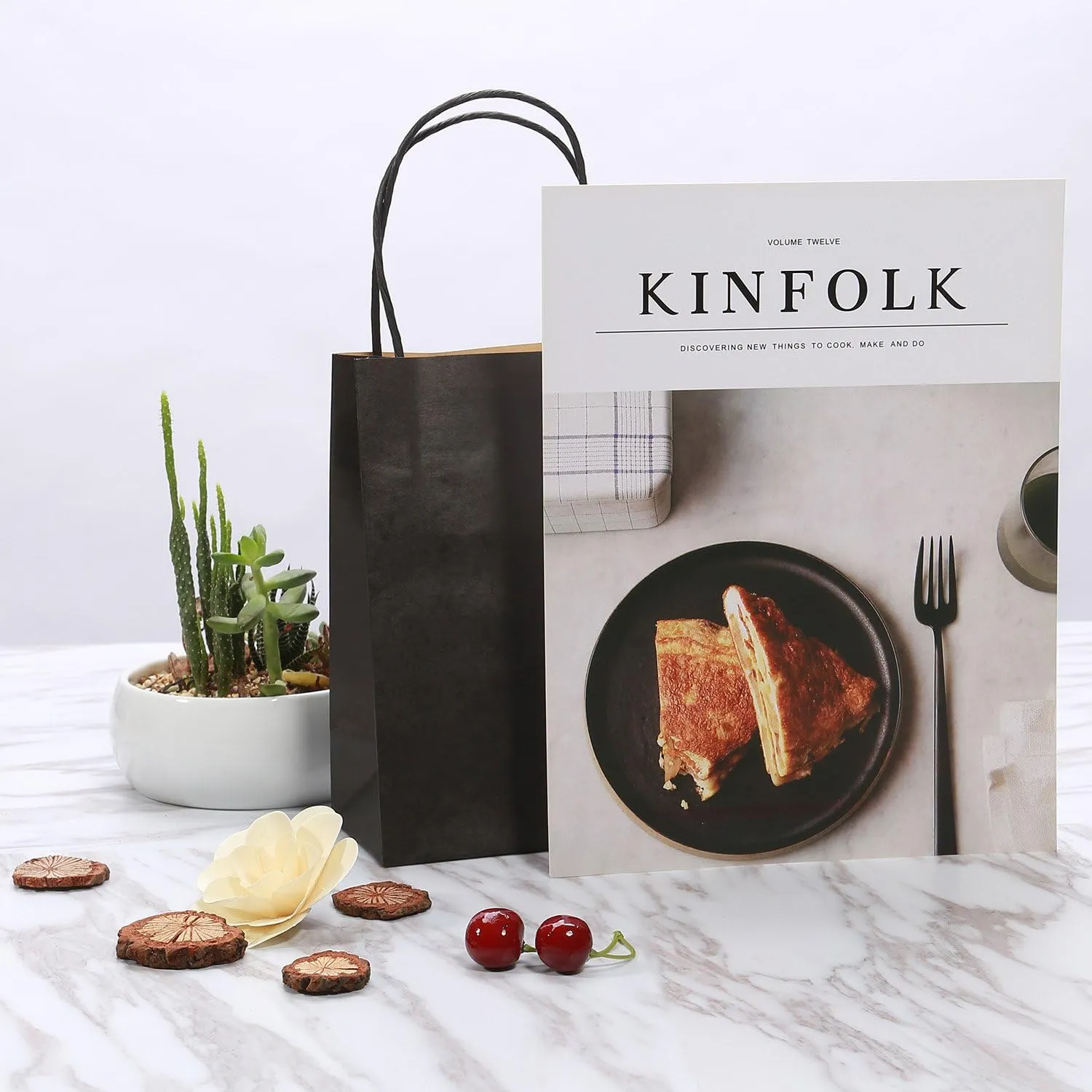 100Pcs Gift Bags Small 5.25x3.25x8 Inches Black Paper Bags With Handles Kraft Bag Bulk For Business, Shopping, Party Favor, Wedding, Birthday, Father's Day, Halloween, Christmas