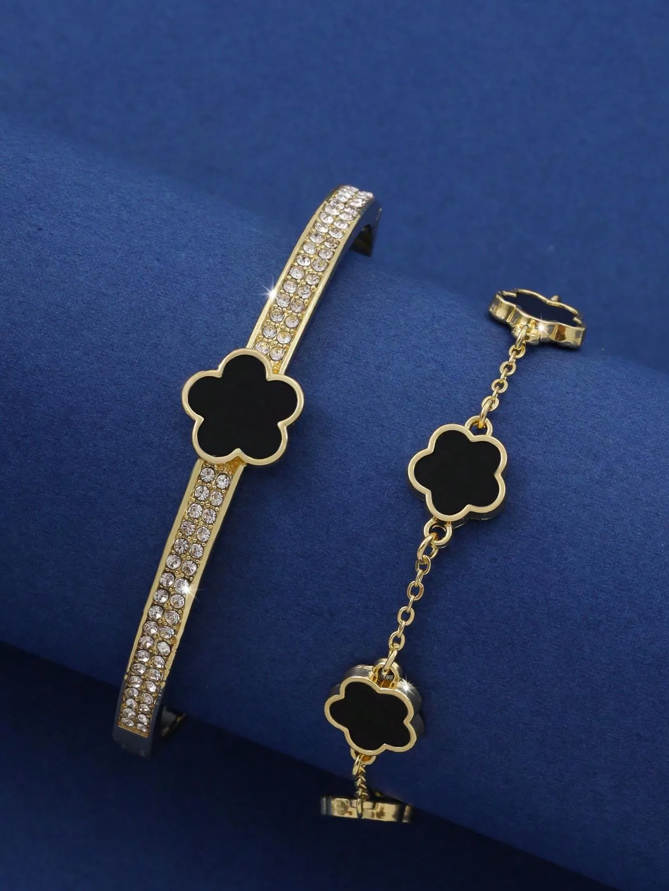 Fashionable & Personalized Five-Petal Flower Cubic Zirconia Decor Bracelet Set