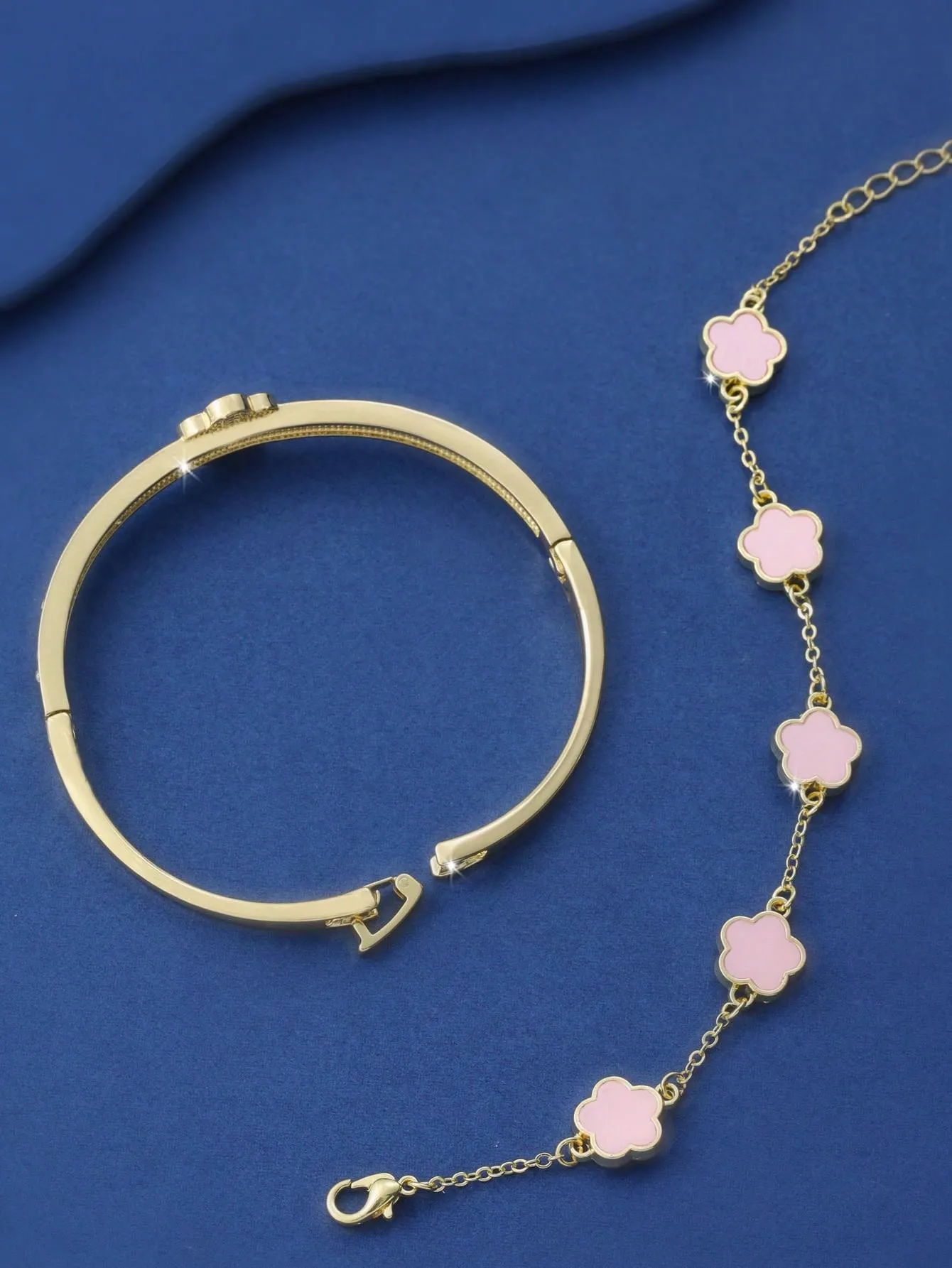 Fashionable & Personalized Five-Petal Flower Cubic Zirconia Decor Bracelet Set