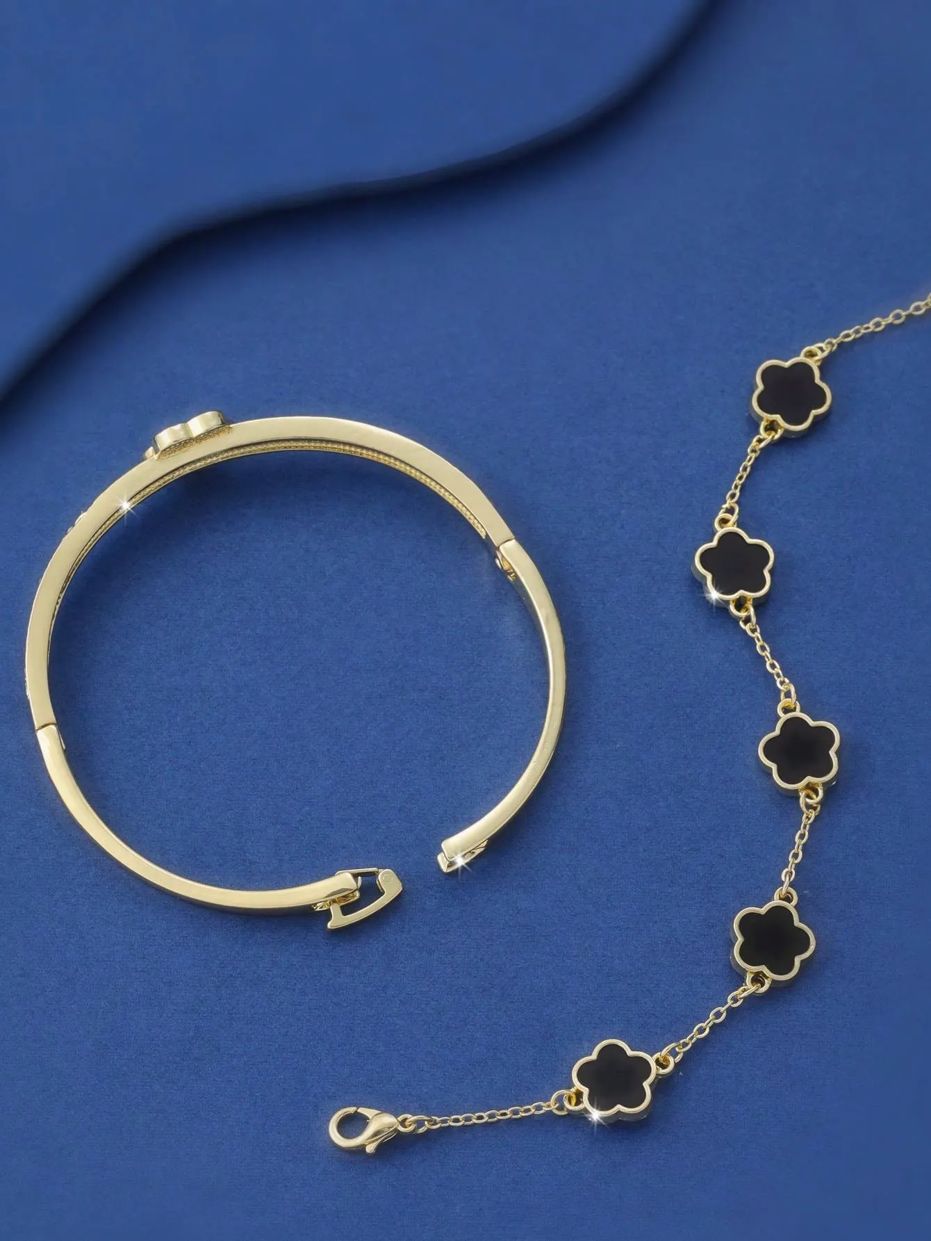 Fashionable & Personalized Five-Petal Flower Cubic Zirconia Decor Bracelet Set