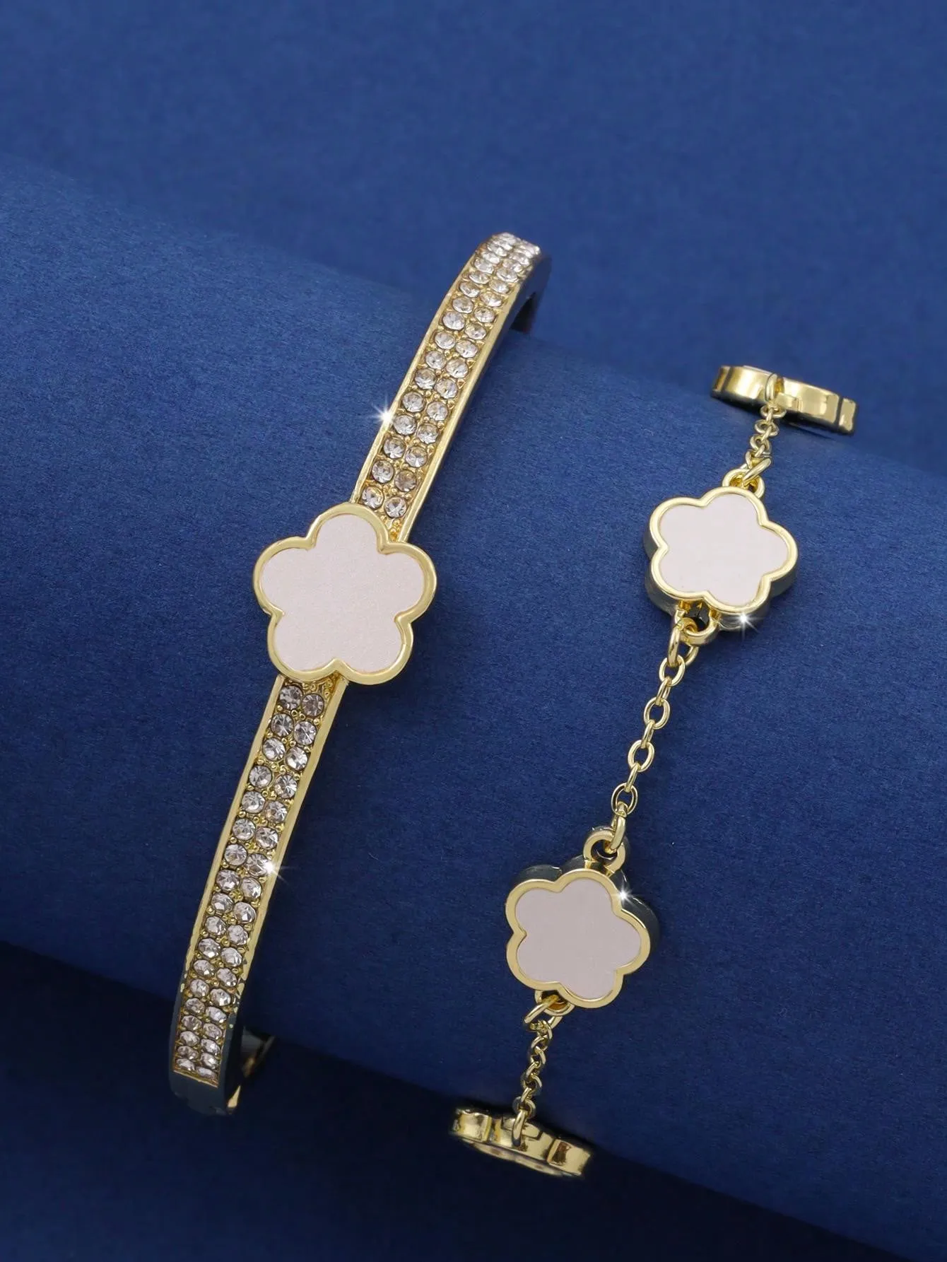 Fashionable & Personalized Five-Petal Flower Cubic Zirconia Decor Bracelet Set