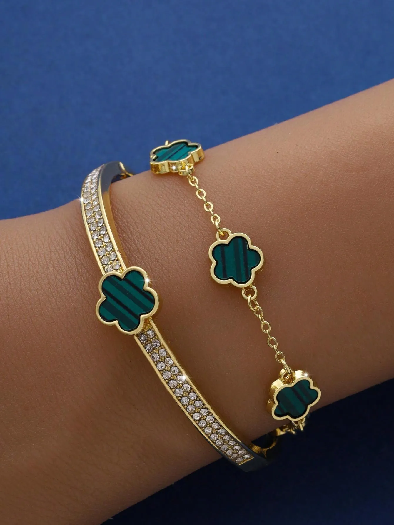 Fashionable & Personalized Five-Petal Flower Cubic Zirconia Decor Bracelet Set