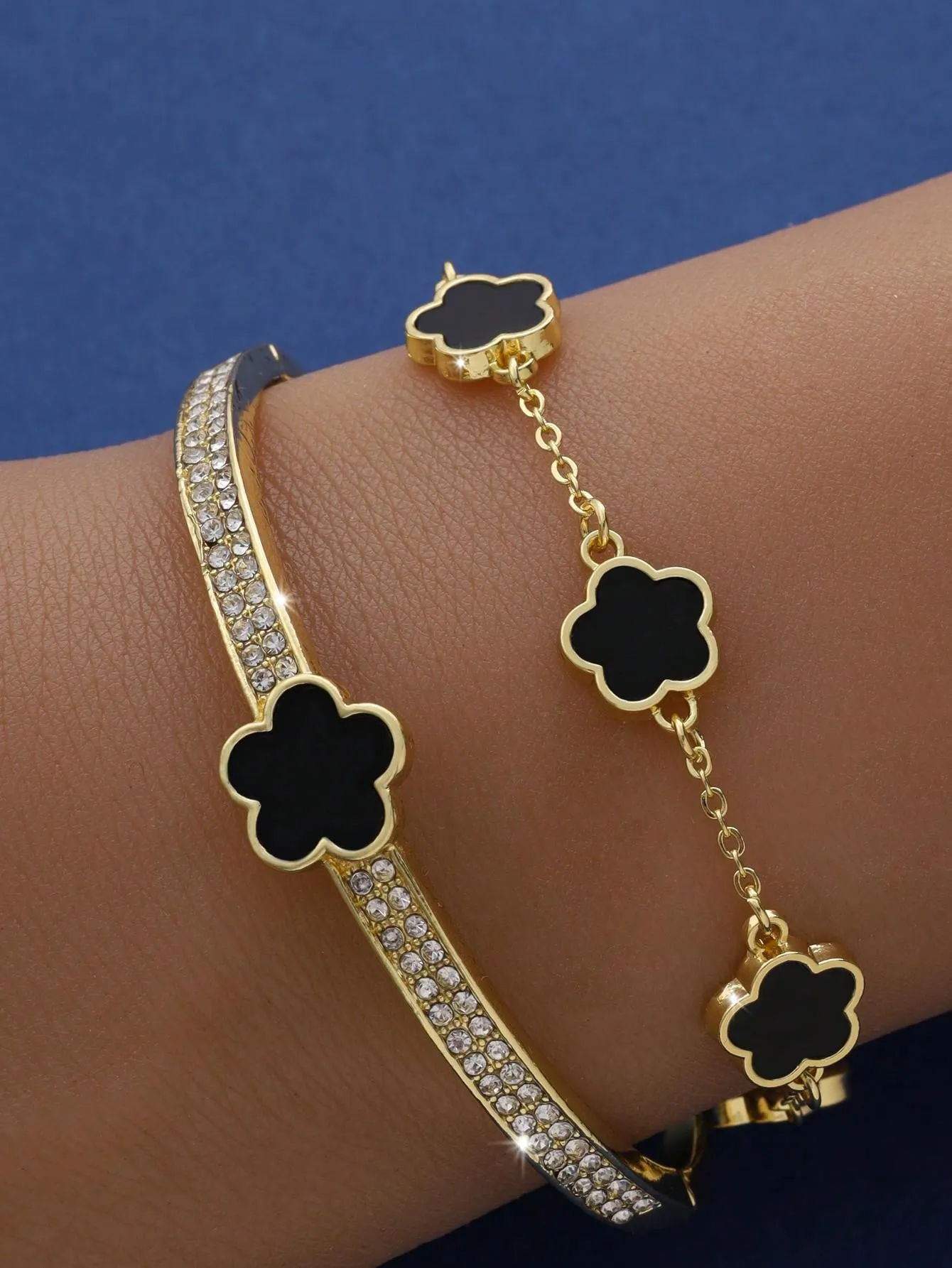 Fashionable & Personalized Five-Petal Flower Cubic Zirconia Decor Bracelet Set