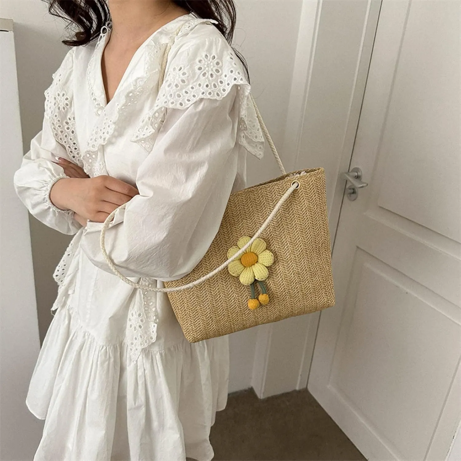 Ladies Shoulder Bag Leisure Holiday Large Capacity Straw Braided Bag Simple Woven Shoulder Bags for (Khaki, One Size)