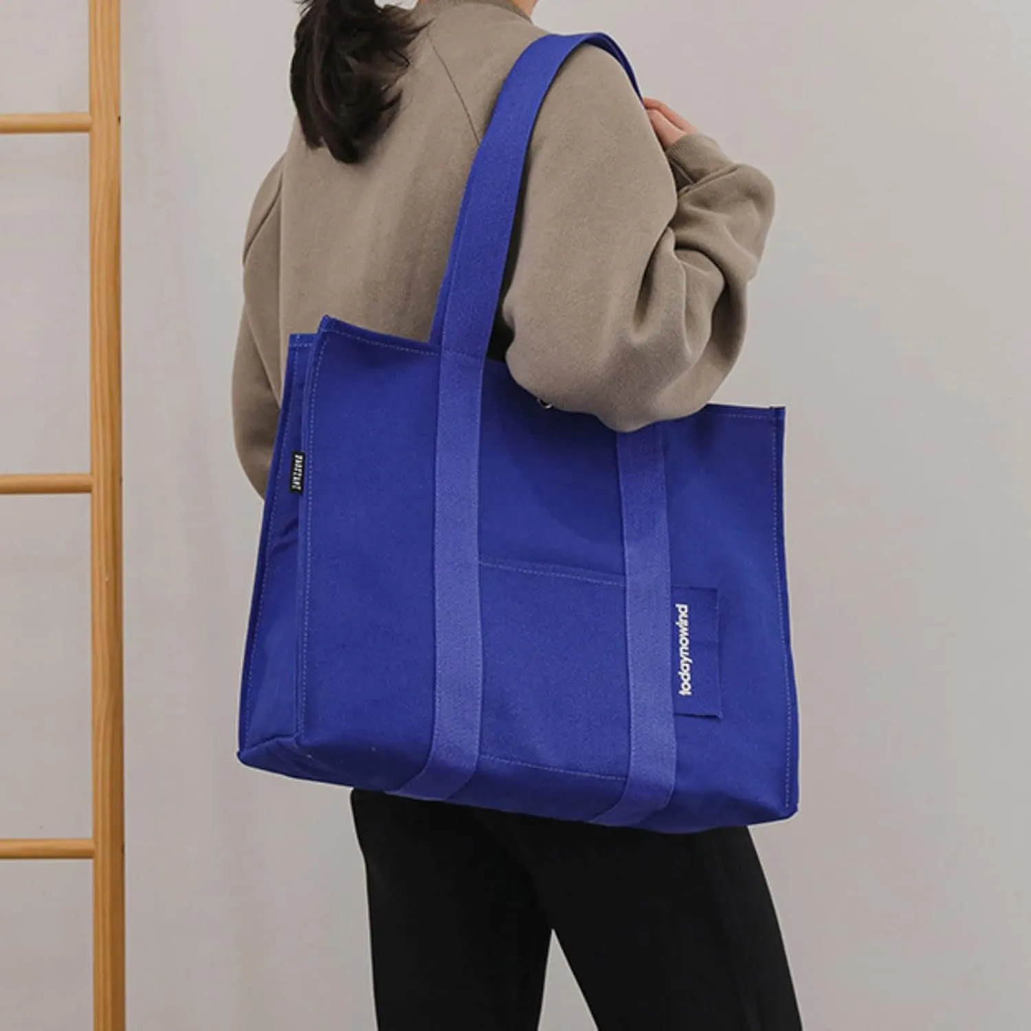 Multi Pocket Shoulder Bags for Woman Fashion Versatile Satchel Purses with Multi Zipper Pocket Fashion Beach Bag