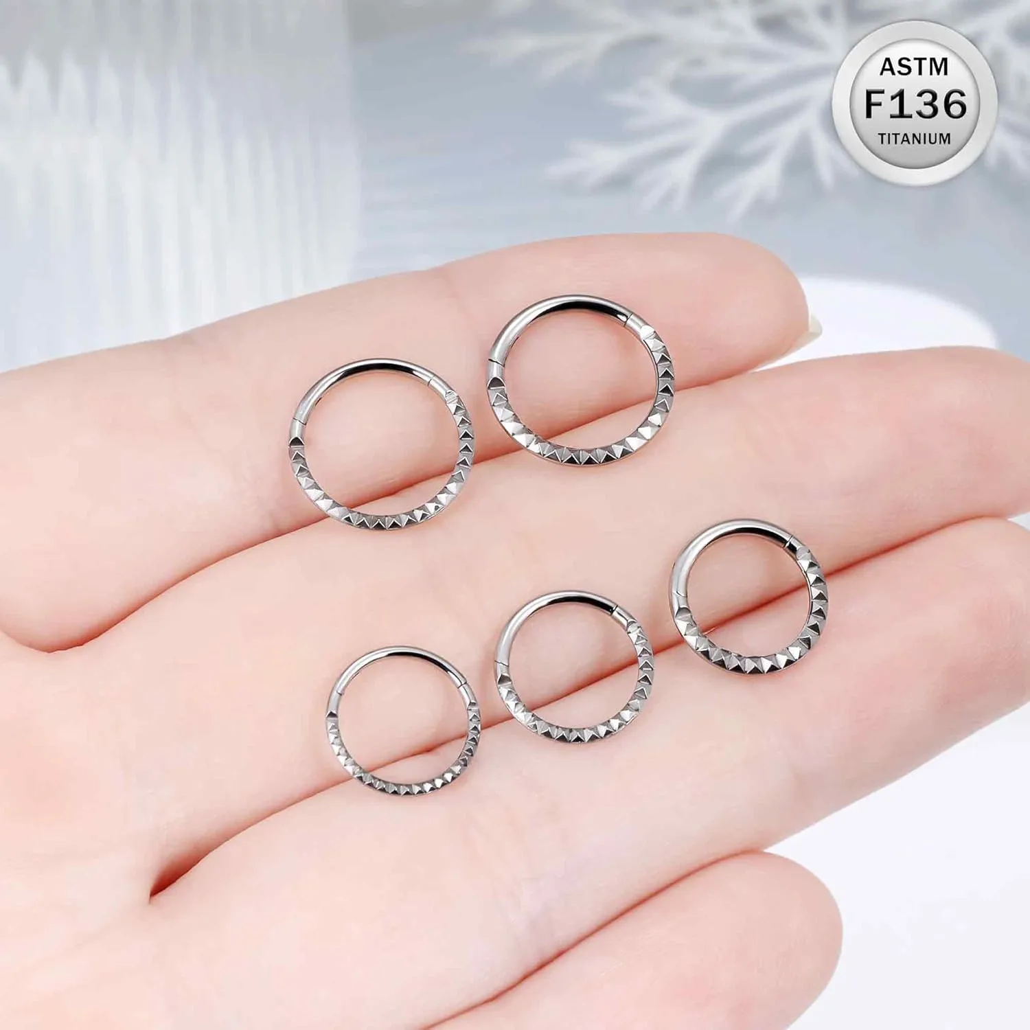 Ruifan 20G 18G 16G Titanium Nose Rings Hoops for Women Star Circle Serrated Clicker Hinged Septum Nose Ring Lip Helix Cartilage Hoop Earring Daith Rook Conch Body Piercing Jewelry for Women 8mm 10mm