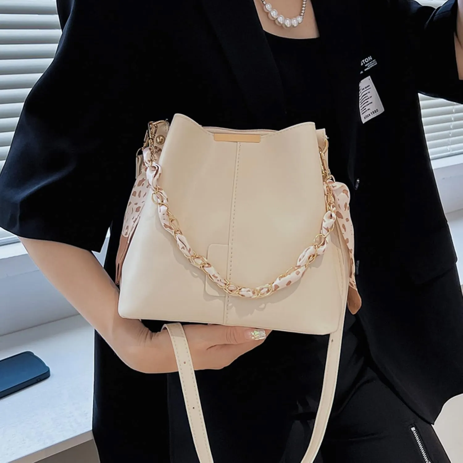 Sling Bags for Women Anti Theft Travel Small Designer Crossbody Bags for Women Temperament Clutch Purse(Beige)
