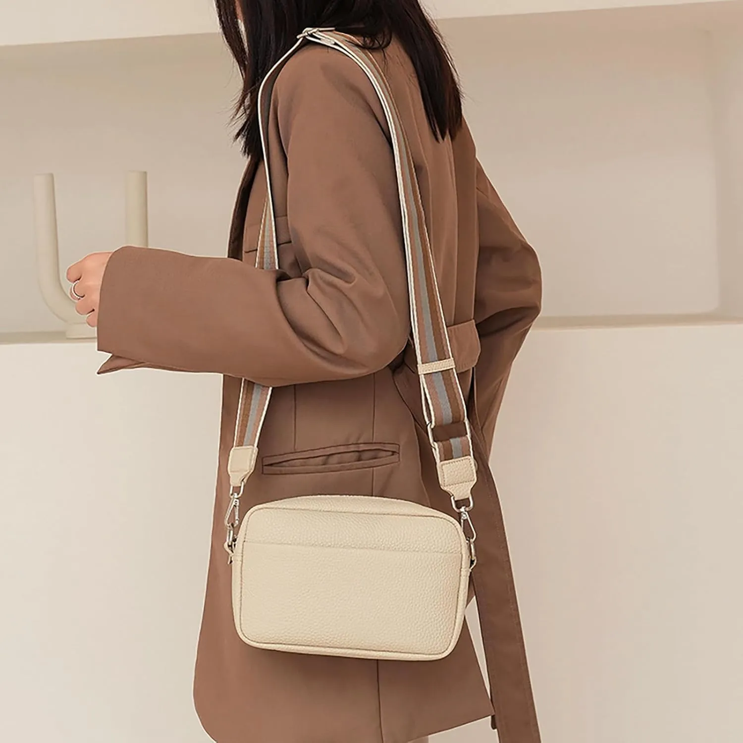 Small Crossbody Bag for Women Chest Bags Daypack Crossbody for Travel Sport Running Hiking Stylish Shoulder Bag(WH2)