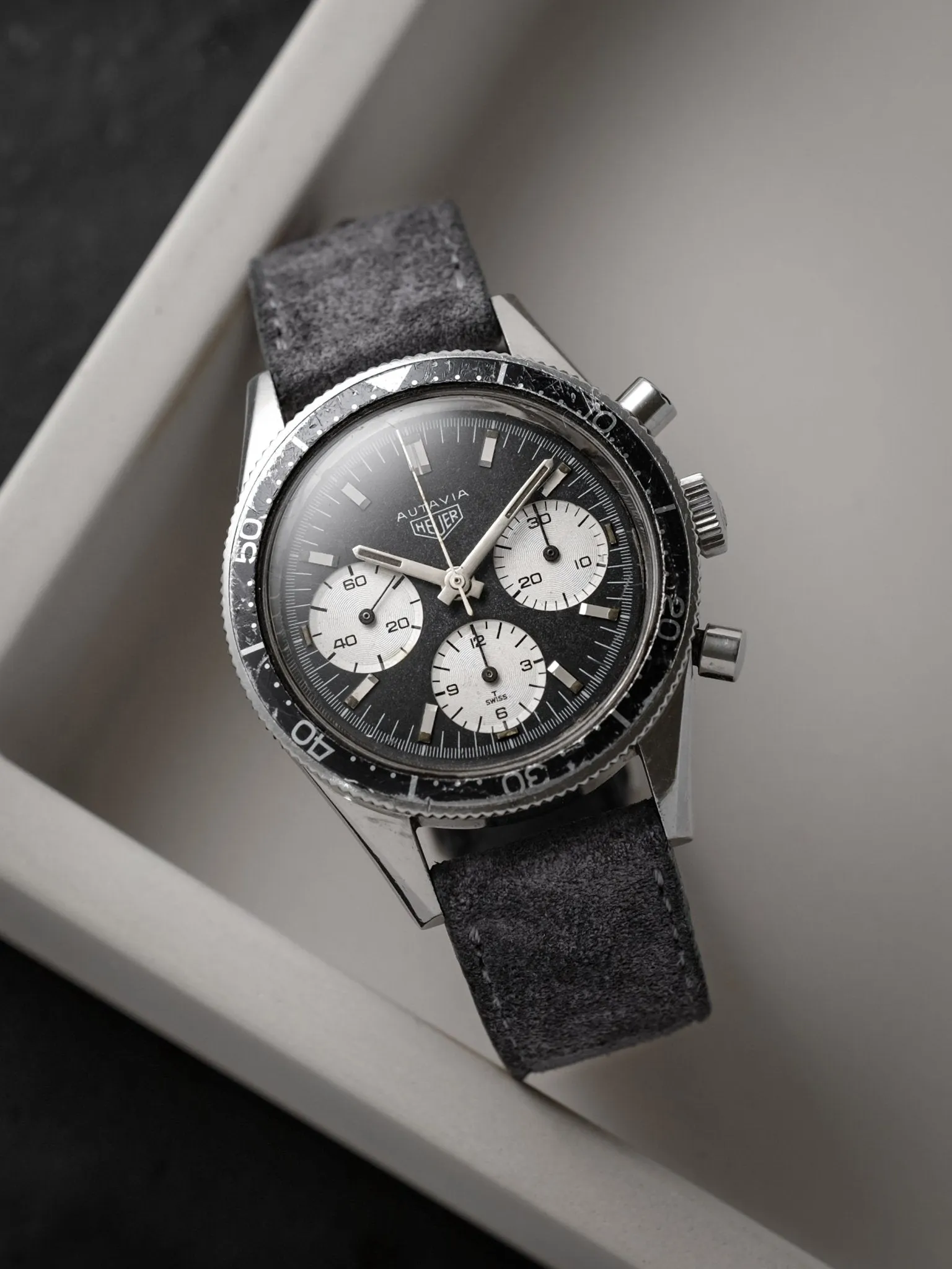 Space Grey Suede - 18 x 16 / Short (10.5   7) with Quick-Release Springbars