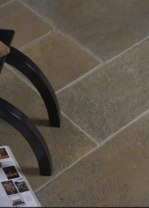 W&S Gatehouse Buff Limestone - Tumbled & Brushed