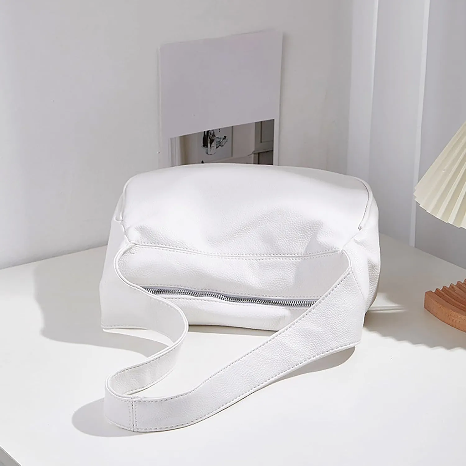 White Crossbody Saddle Bag Simple Fashion Shoulder Lightweight Woman Bag Large Messenger Bag Backpack (White, One Size)